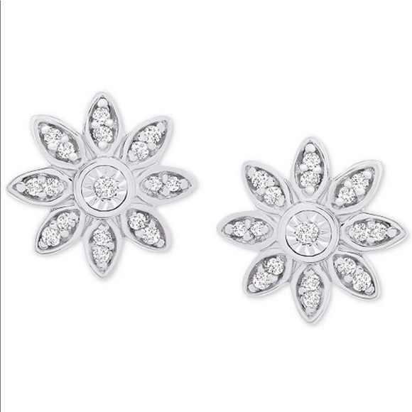 Jewelry - 🆕 Diamond Flower Earrings